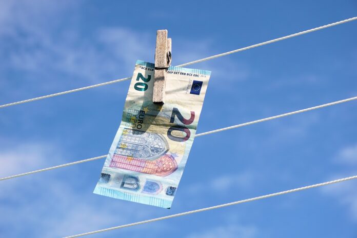 Monero-l%C3%B6st-Bitcoin-als-Lieblingsw%C3%A4hrung-der-Kriminellen-ab-696x464.jpg